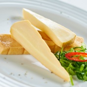Pivní sýr s mladou cibulkou